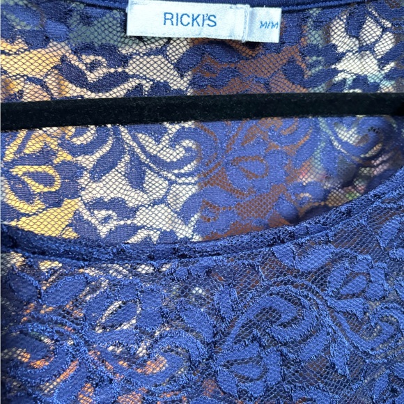 🚨4X$25🚨 Ricki's Blue Lace Ruched 3/4 Sleeve Blouse - Picture 7 of 8